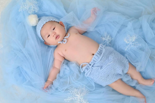 拉萨宝宝流黄鼻涕打喷嚏